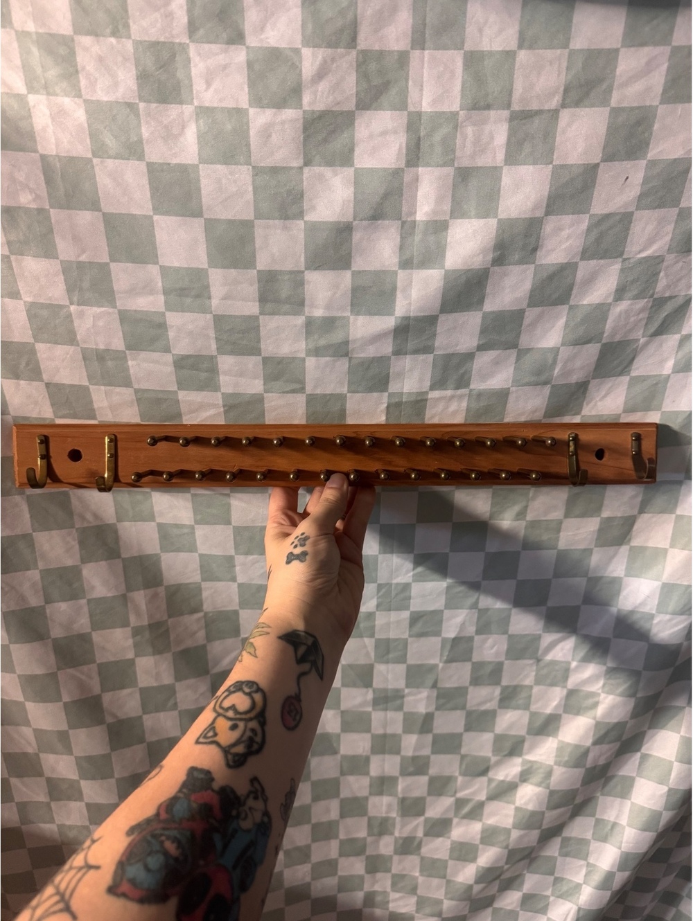 Brookstone Wooden Wall-Mounted Key and Jewelry/Tie Organizer Rack